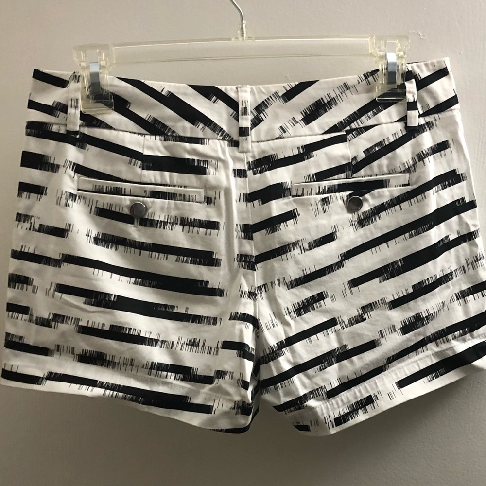 Shorts - Picture 3 of 3